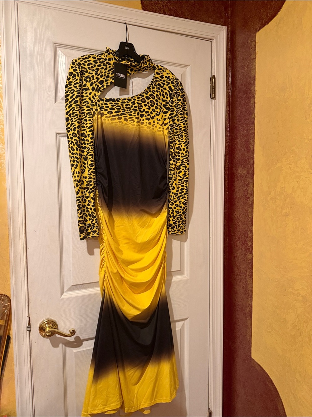 STYLEWE Yellow and Black Ombre Leopard Long Sleeve Midi Dress